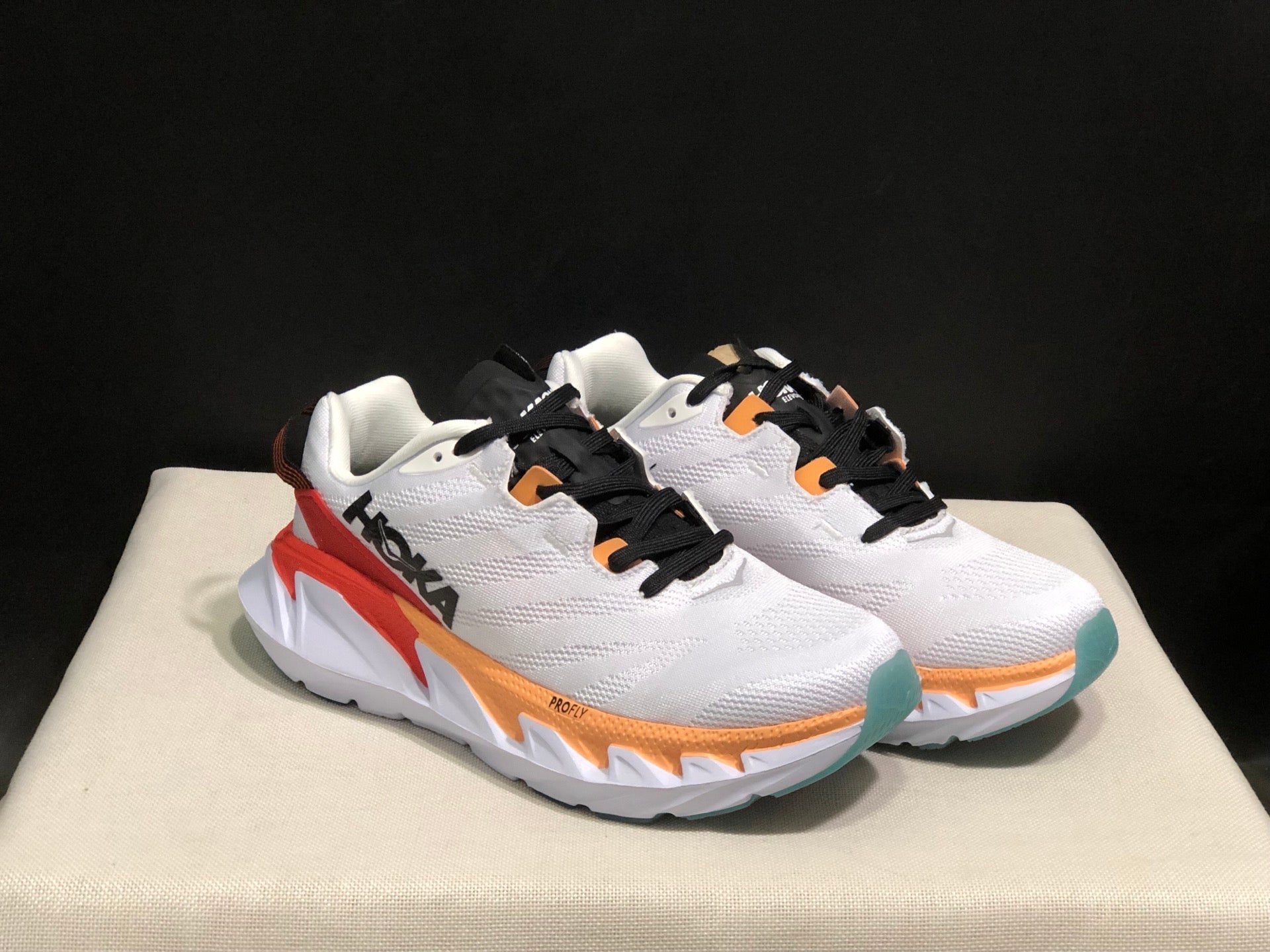 HOKA ONE ONE Elevon 2